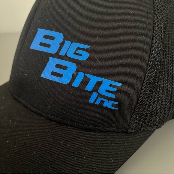 Mesh FlexFit Yupoong Black‎ Big Bite Inc Hat Stretch Flex Hat Fitted Unisex - Picture 7 of 8